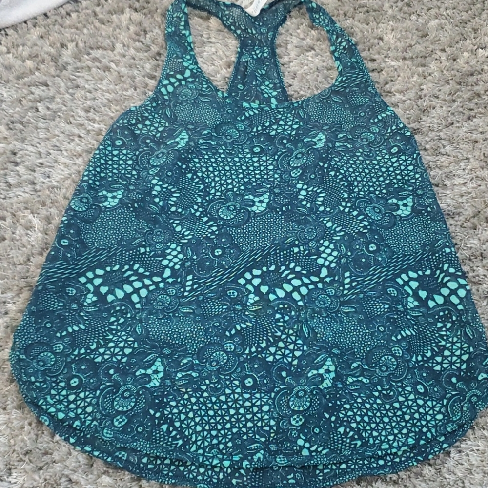 Lululemon tank